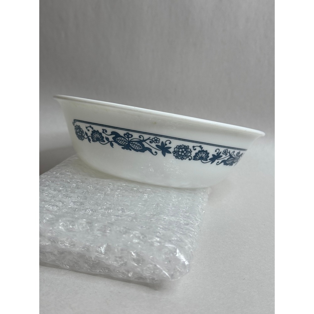 Corelle Old Town Blue Onion Soup Cereal Bowl Vitrelle White Blue Floral 6"